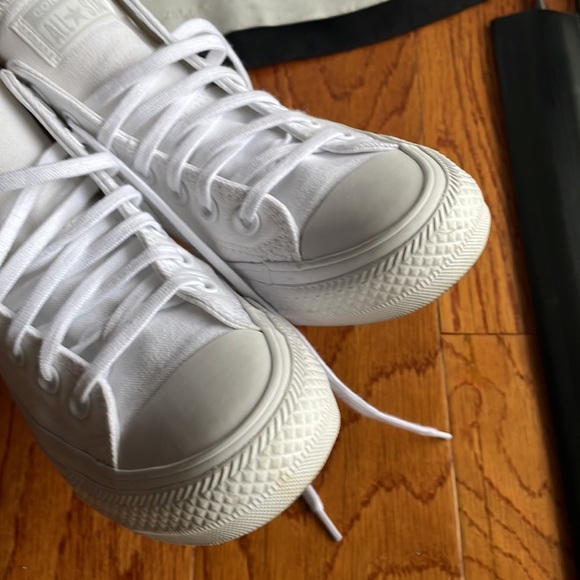 Monochrome white mid top converse - Picture 4 of 5